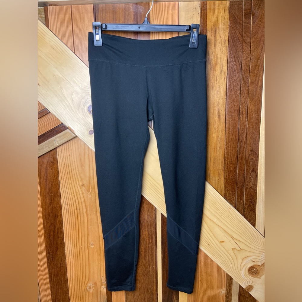Mono B Yoga Pants - Size Medium, black in color